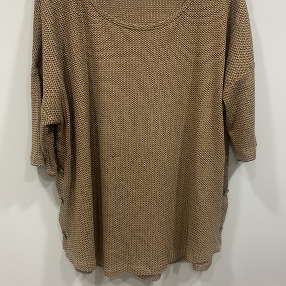 A.U.W. Brown Short Sleeve Crew Neck Waffle Button Detail Size 2X - Picture 4 of 10